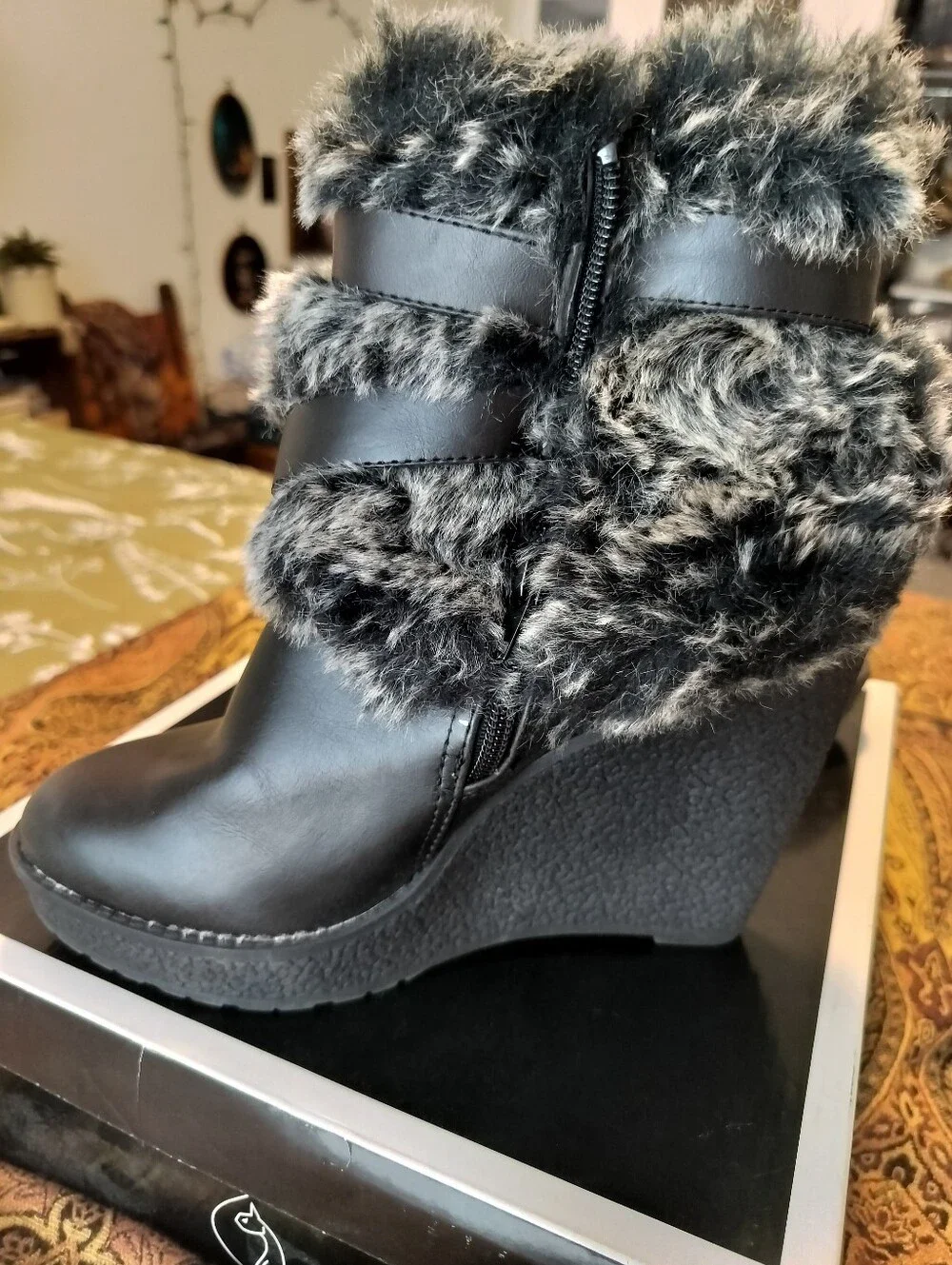 VTG Y2K Baby Phat Women's 7.5 Demaris Faux Fur Wedge Boots Black Like New OG Box